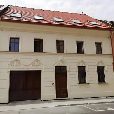 Apartment Beautiful New In Old Town Near Train Station - Free Parking