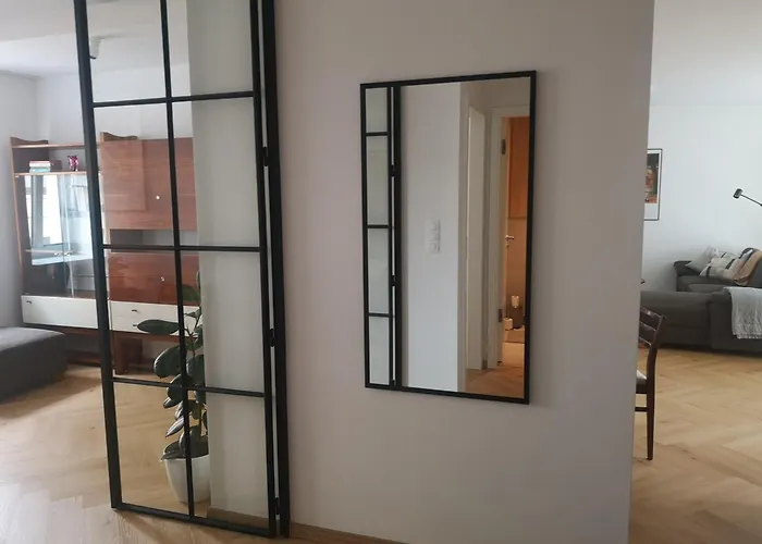 Beautiful New In Old Town Near Train Station - Free Parking Apartmán *