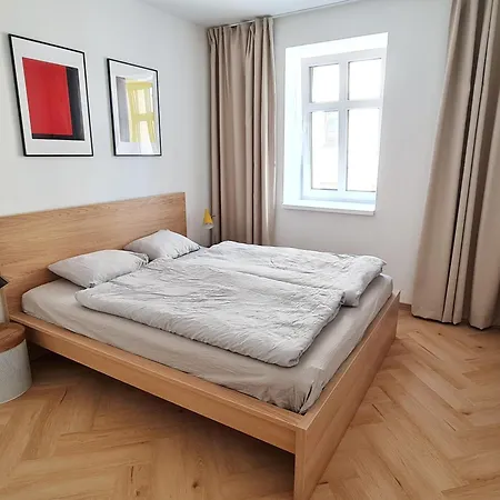 Lägenhet Beautiful New In Old Town Near Train Station - Free Parking *